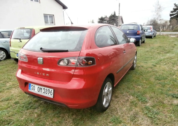 Seat Ibiza cena 7800 przebieg: 200000, rok produkcji 2006 z Gliwice małe 326